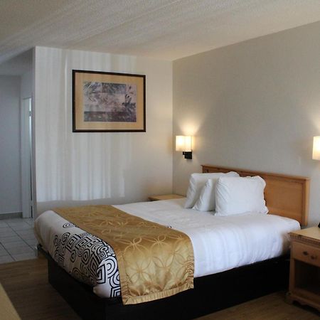 Pine Tree Inn Medford Ngoại thất bức ảnh
