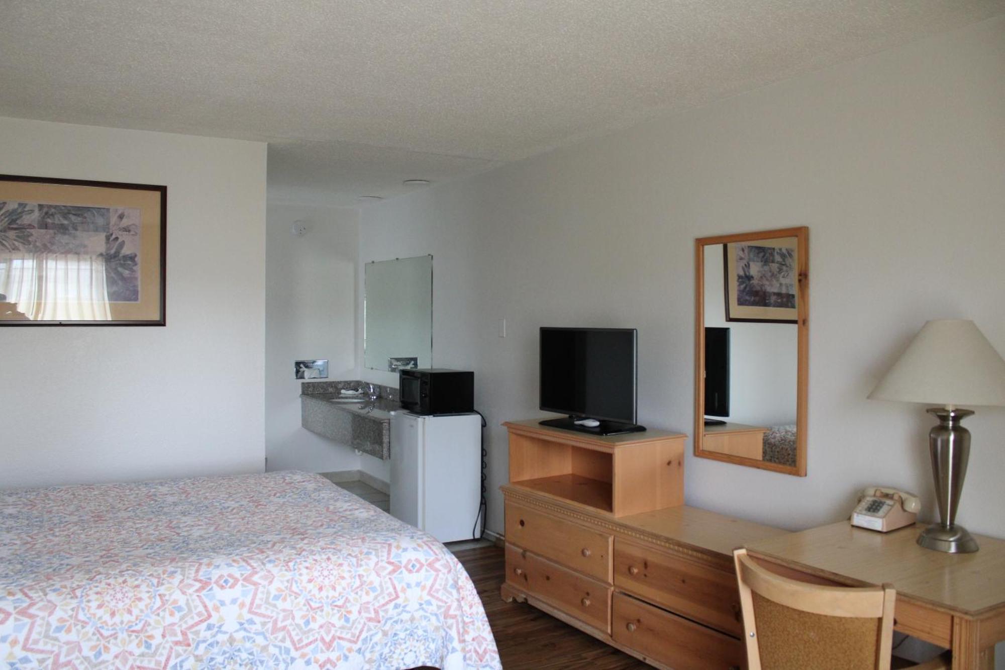 Pine Tree Inn Medford Ngoại thất bức ảnh