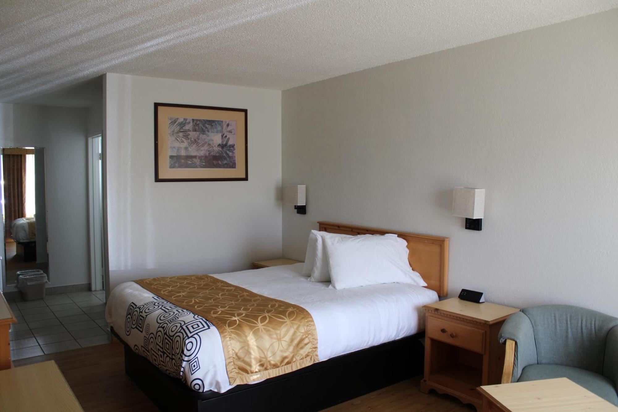 Pine Tree Inn Medford Ngoại thất bức ảnh